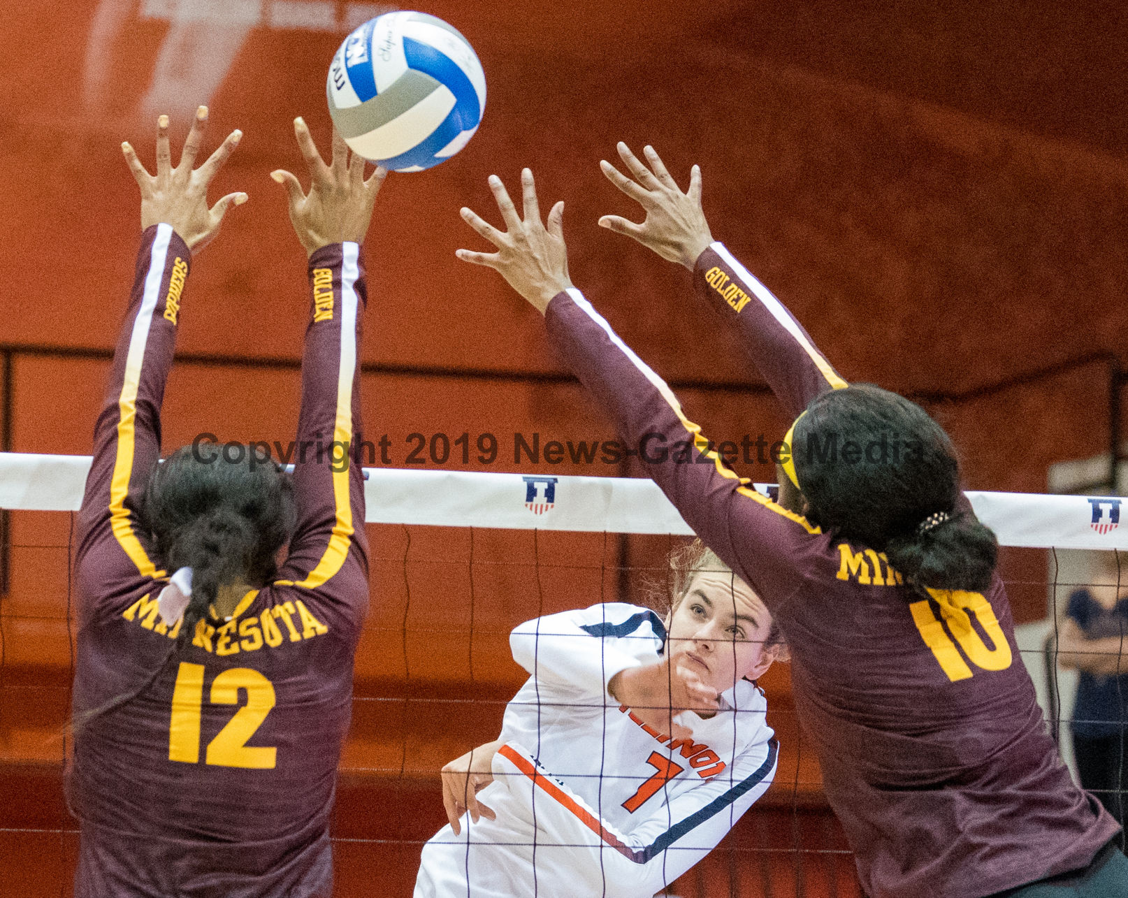 @IlliniVball
